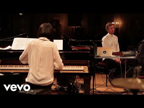 Olafur Arnalds, Alice Sara Ott - Eyes Shut - Nocturne in C Minor видео (клип)